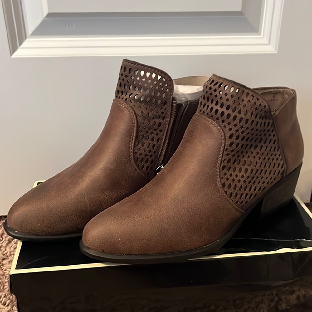 Bamboo Sadie 6 Womens bootie- brown Brand new never worn